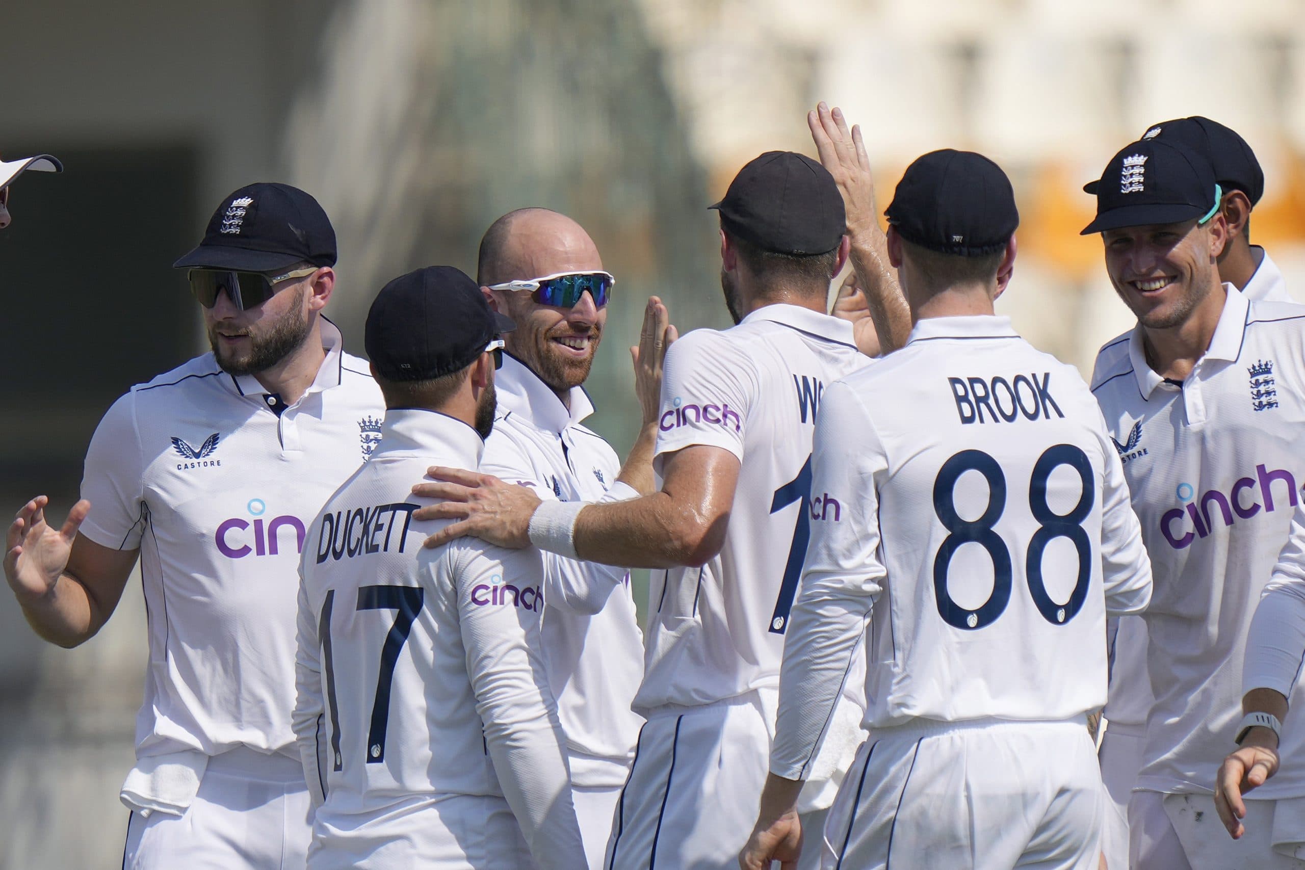 PAK vs ENG Test: पाकिस्तान की शर्मनाक हार, 500 प्लस स्कोर बनाकर भी पारी से हारा, लगी रिकॉर्ड की झड़ी