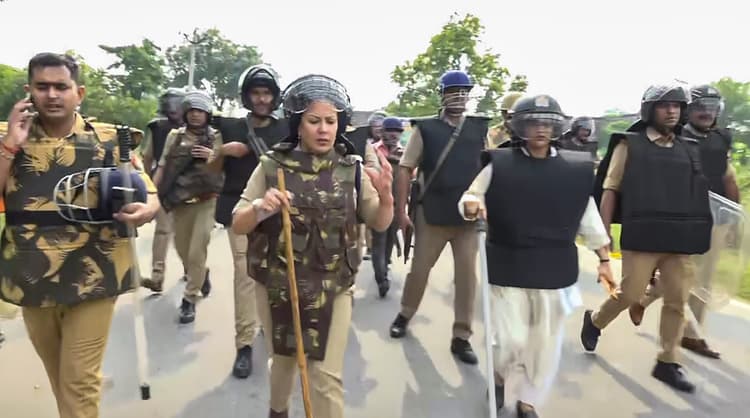 बहराइच हिंसा: हिरासत में 30 लोग, दोषियों पर सख्त कार्रवाई का आदेश, पूरा इलाका छावनी में तब्दील