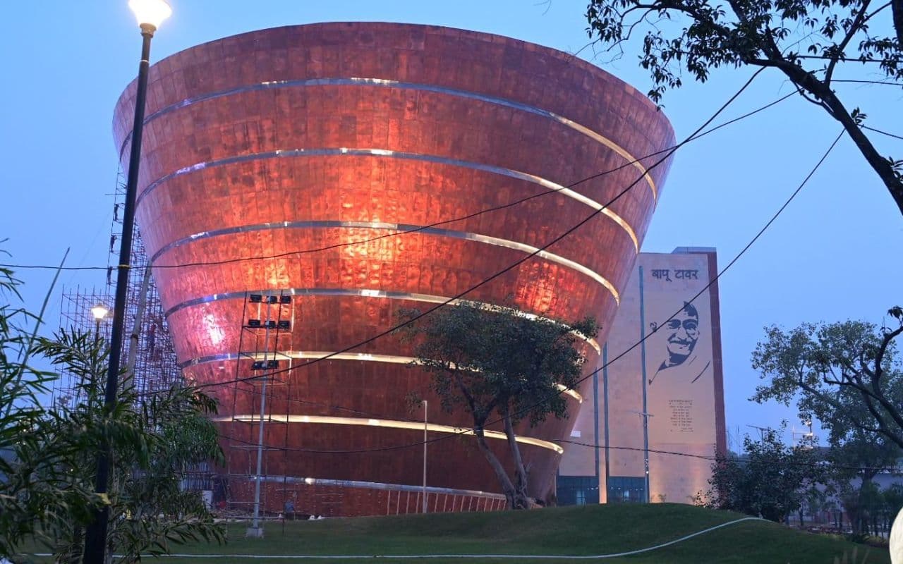 Good News For Patna : पटनावासियों को CM नीतीश ने दिया 130 करोड़ का तोहफा, किया बापू टावर का उद्घाटन