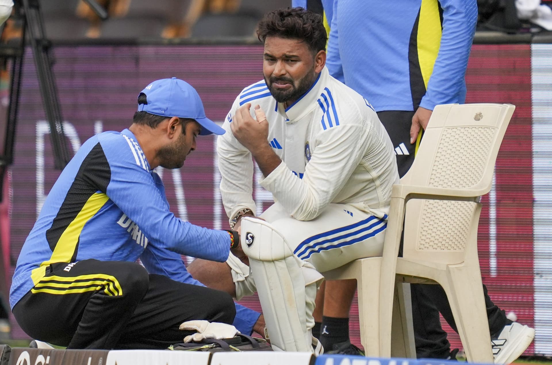 IND vs NZ: क्या चौथे दिन बल्लेबाजी करने आएंगे ऋषभ पंत, इस वीडियो ने दिया बड़ा हेल्थ अपडेट
