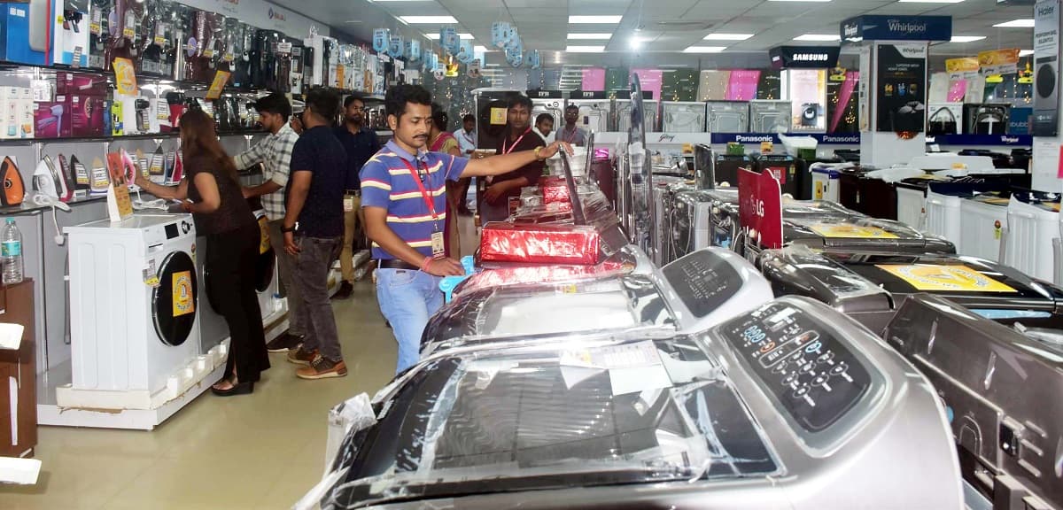 Purnia news : धनतेरस पर इस बार कारोबारियों को है बाजार में धनवर्षा की उम्मीद