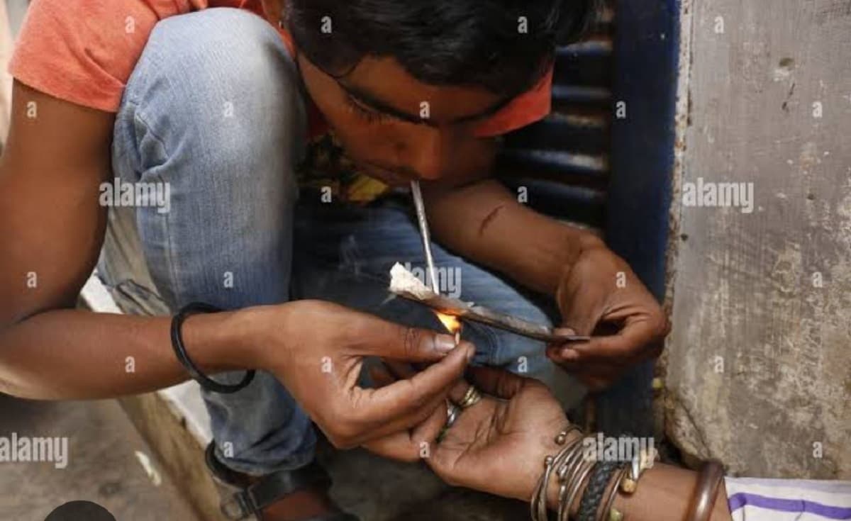 Purnia news : पुलिस ने तोड़ी नशे के सौदागरों की कमर, एक माह में 20 लाख से अधिक मूल्य का स्मैक बरामद