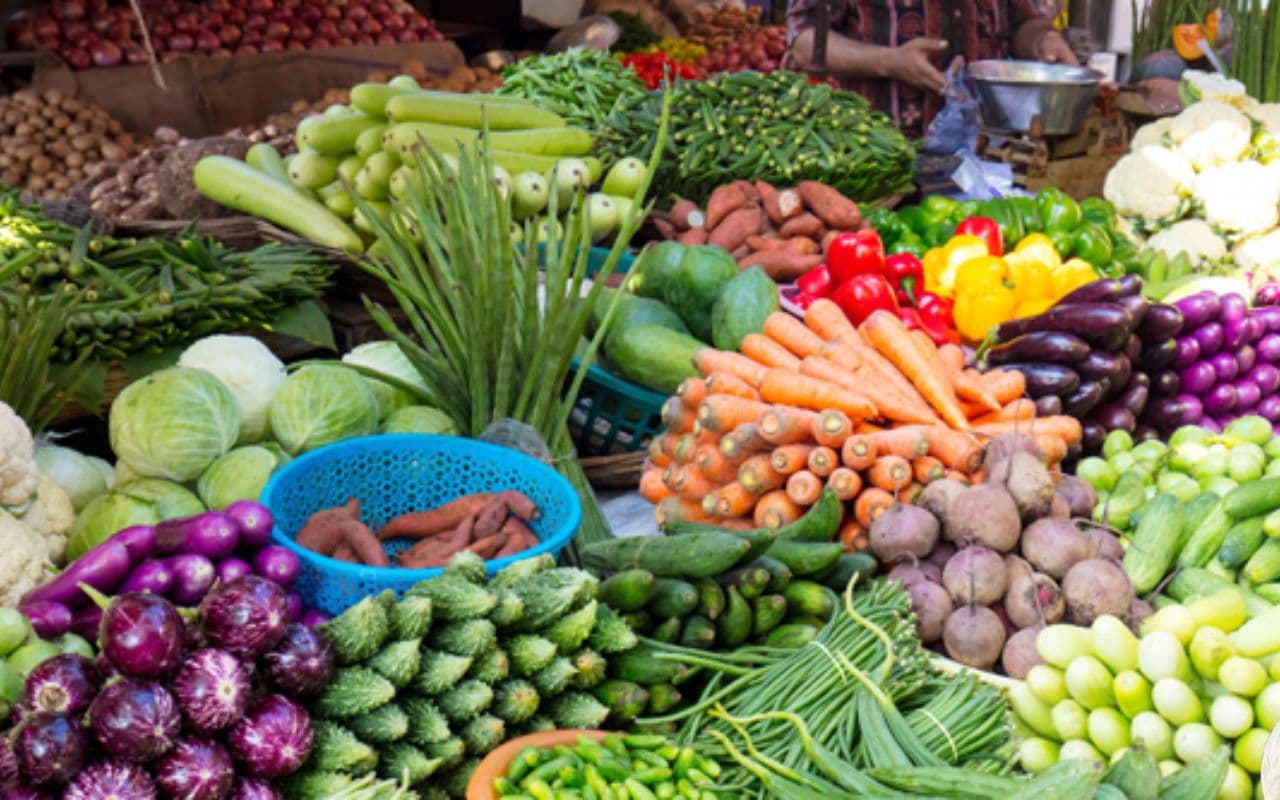 Bihar : सब्जियों के दाम आम लोगों की पहुंच से पार, लोग हो गए हैं लाचार, जमाखोरों की चांदी 