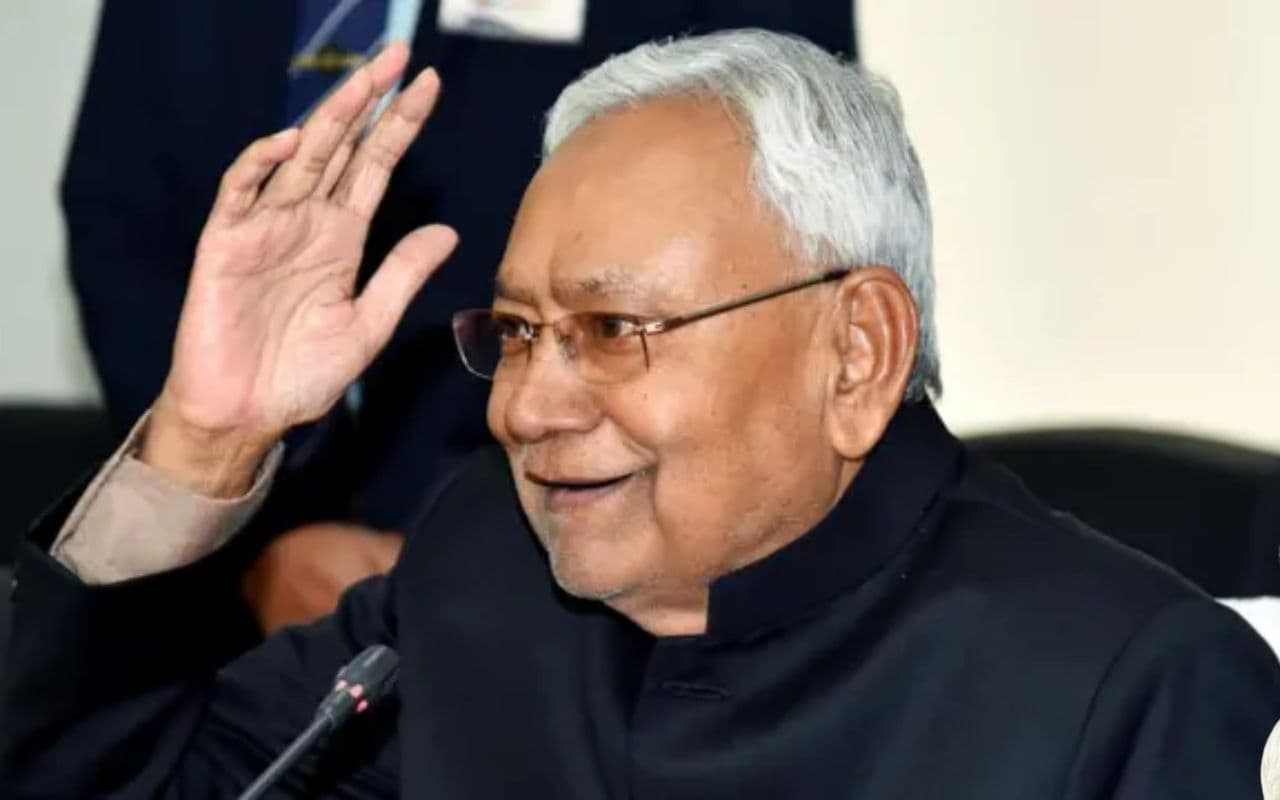 Bihar : मुख्यमंत्री की एक ‘मीटिंग’ और कई ‘निशाने’! बिहार की राजनीति में अजेय हैं नीतीश