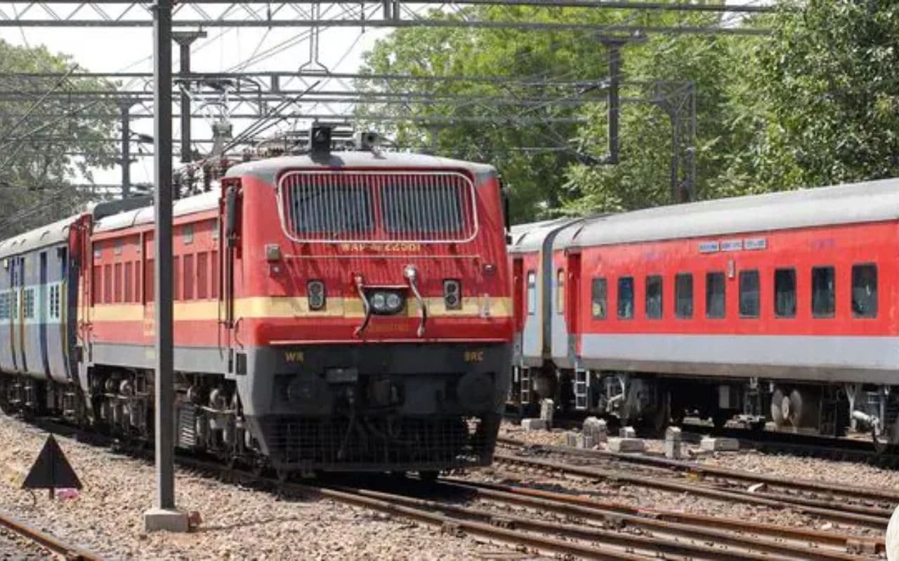 Rail Ticket Reservation : रेलवे ने बदला रिजर्वेशन का नियम, अब 4 महीने नहीं इतने दिनों पहले होगी टिकटों की बुकिंग