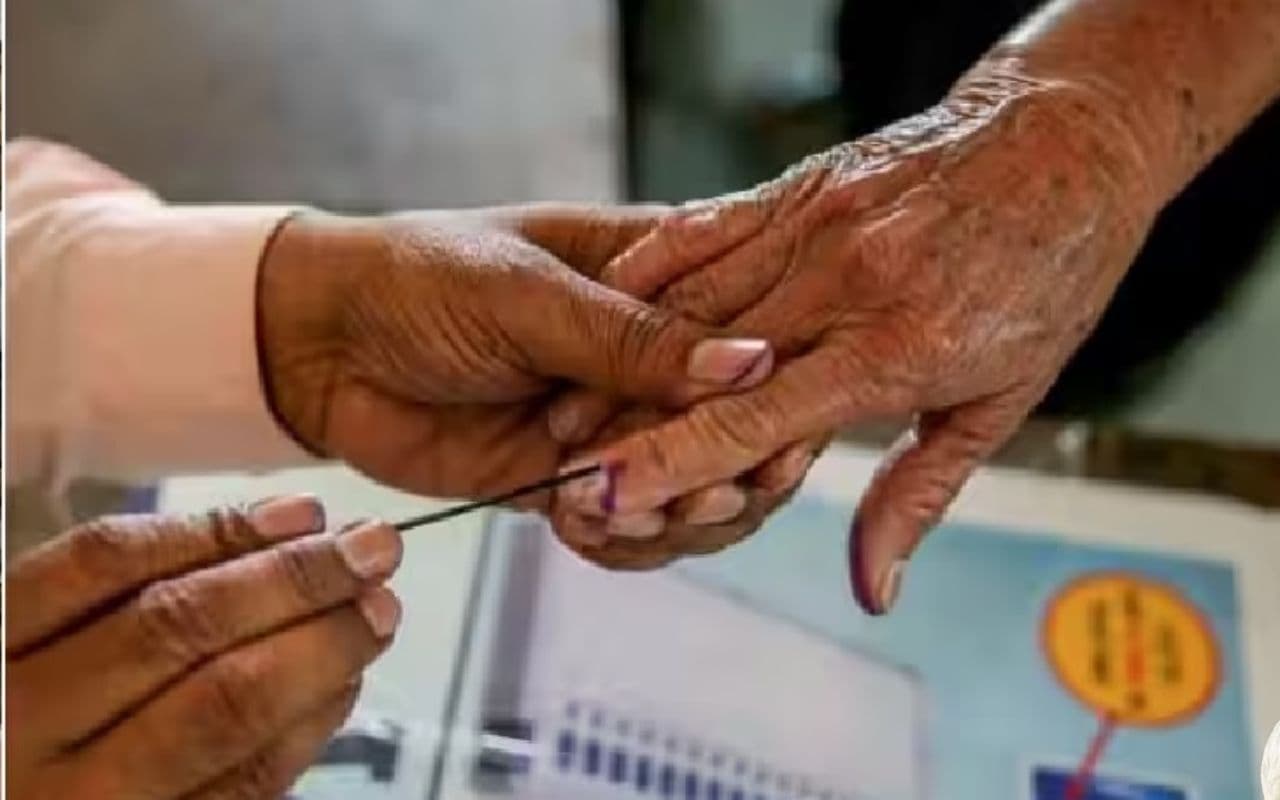 Bihar by-election : रामगढ़ विधानसभा के उपचुनाव के लिए आज से शुरू होगा नामांकन, तैयारी पूरी