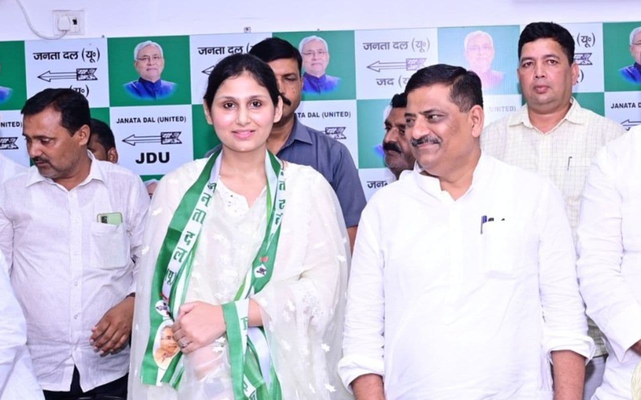 Bihar Politics : पूर्व मंत्री शाहिद अली खान की बेटी इकरा JDU में शामिल, बोलीं- नीतीश कुमार ने बिहार को… 