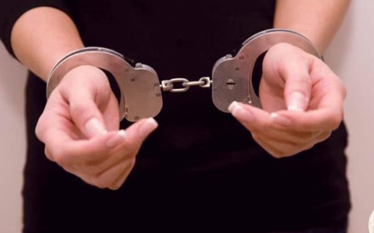 Hajipur : पुलिसवालों को खुदकुशी की धमकी दे रही थी महिला, थाने में किया हाई वोल्टेज ड्रामा