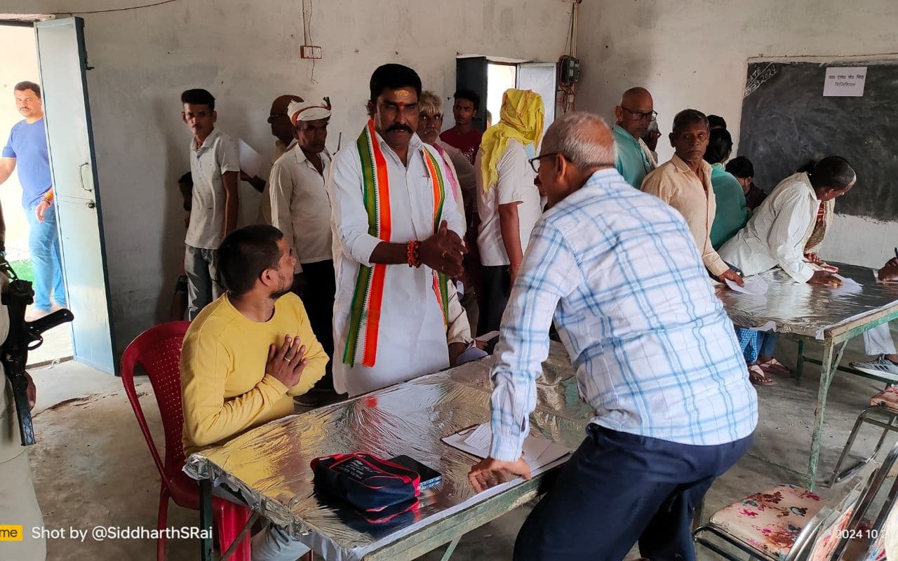 Buxar : अघोर परिषद ट्रस्ट द्वारा 1575 रोगियों की हुई निःशुल्क चिकित्सा