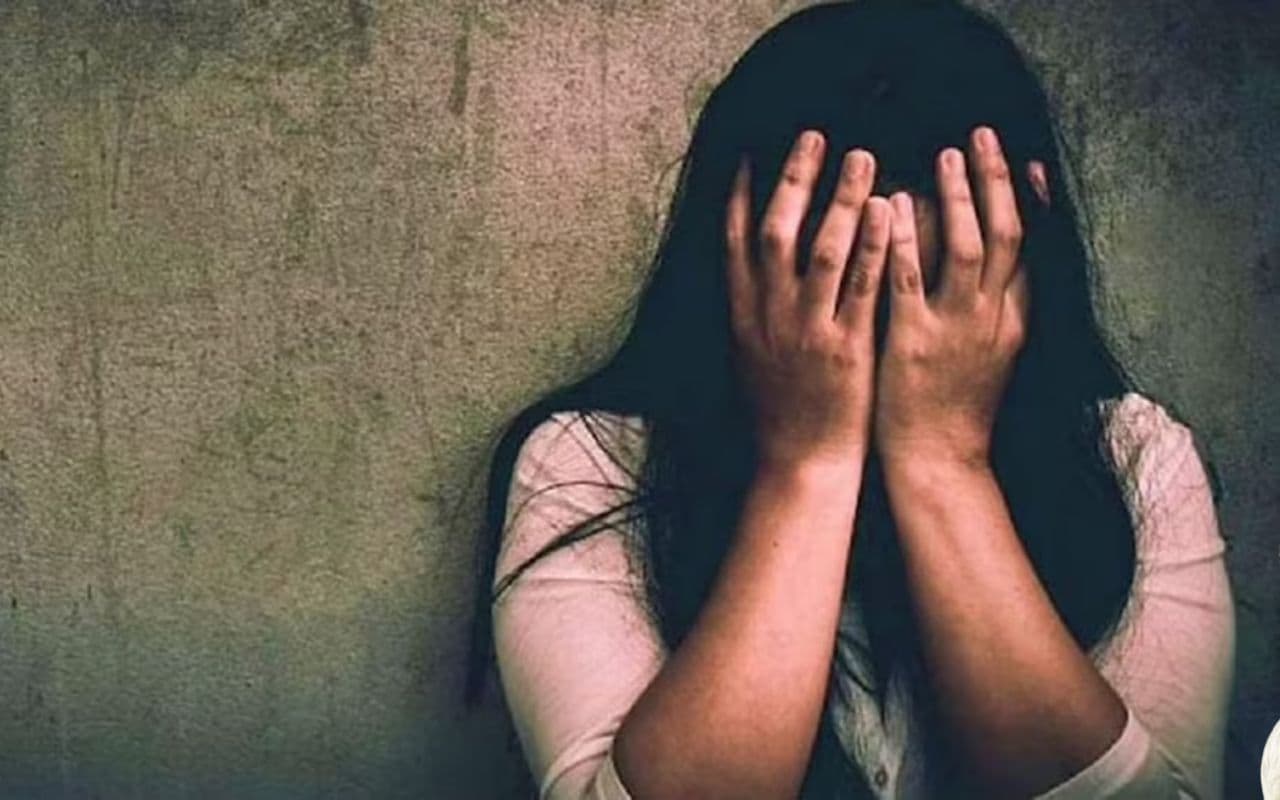 पत्नी के साथ मिलकर मौसेरी बहन के साथ किया घिनौनी हरकत, पति-पत्नी गिरफ्तार
