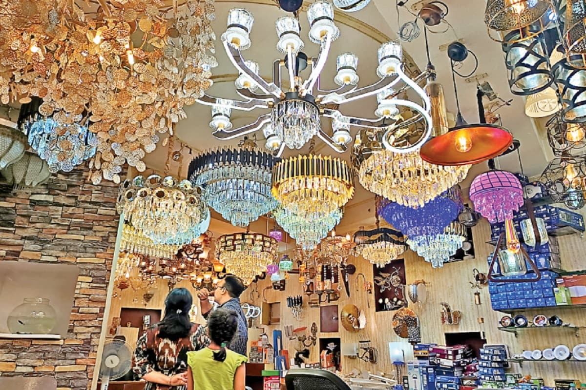 Diwali 2024: रांची में सज गया दिवाली बाजार, हिंदुस्तानी लाइट ने जमायी पैठ, इन झालरों की डिमांड जोरों पर