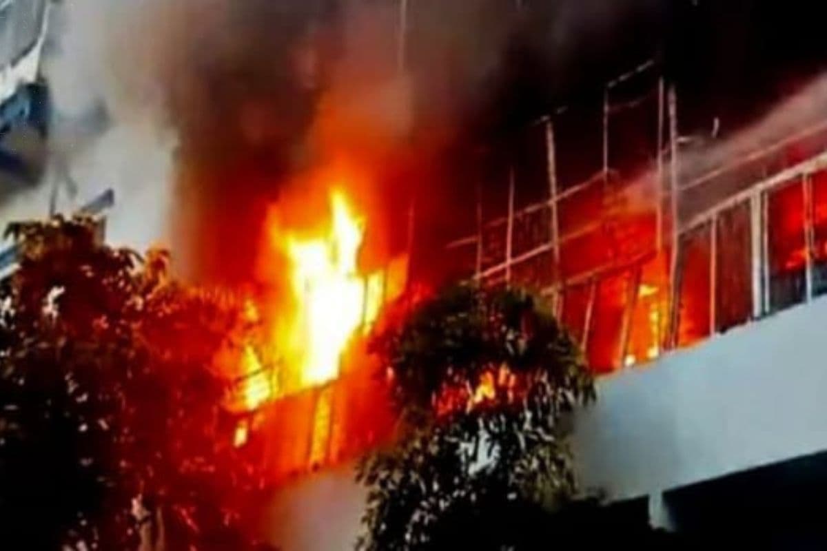 West Bengal News: पश्चिम बंगाल में बड़ा हादसा, सियालदह के ESI अस्पताल में लगी आग, 1 कैंसर मरीज की मौत