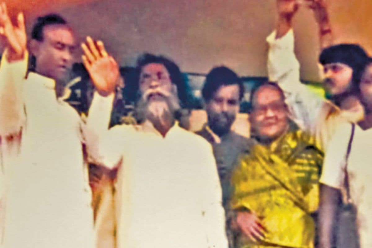 1995 में देवघर विधानसभा में JMM की हेलीकॉप्टर से हुई थी पहली चुनावी सभा, देर शाम तक गुरु जी का चला था भाषण