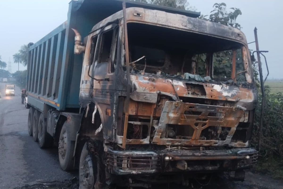 PM मोदी के हजारीबाग आगमन से पहले उग्रवादियों ने दिया बड़ी घटना को अंजाम, 5 हाइवा को फूंका