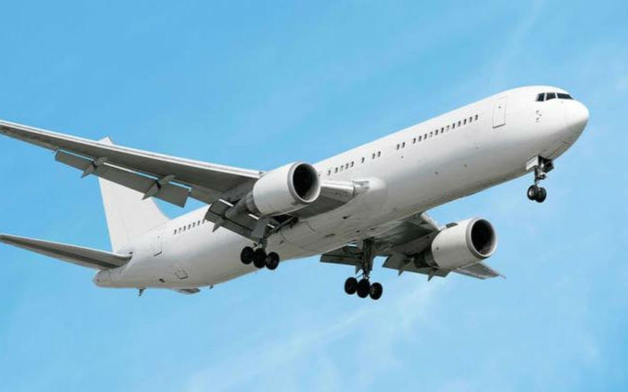 Air Fare: दिवाली-छठ पर फ्लाइट से बिहार आना हुआ महंगा, किराया 11 हजार के पहुंचा Air Fare: दिवाली-छठ पर फ्लाइट से बिहार आना हुआ महंगा, किराया 11 हजार के पहुंचा