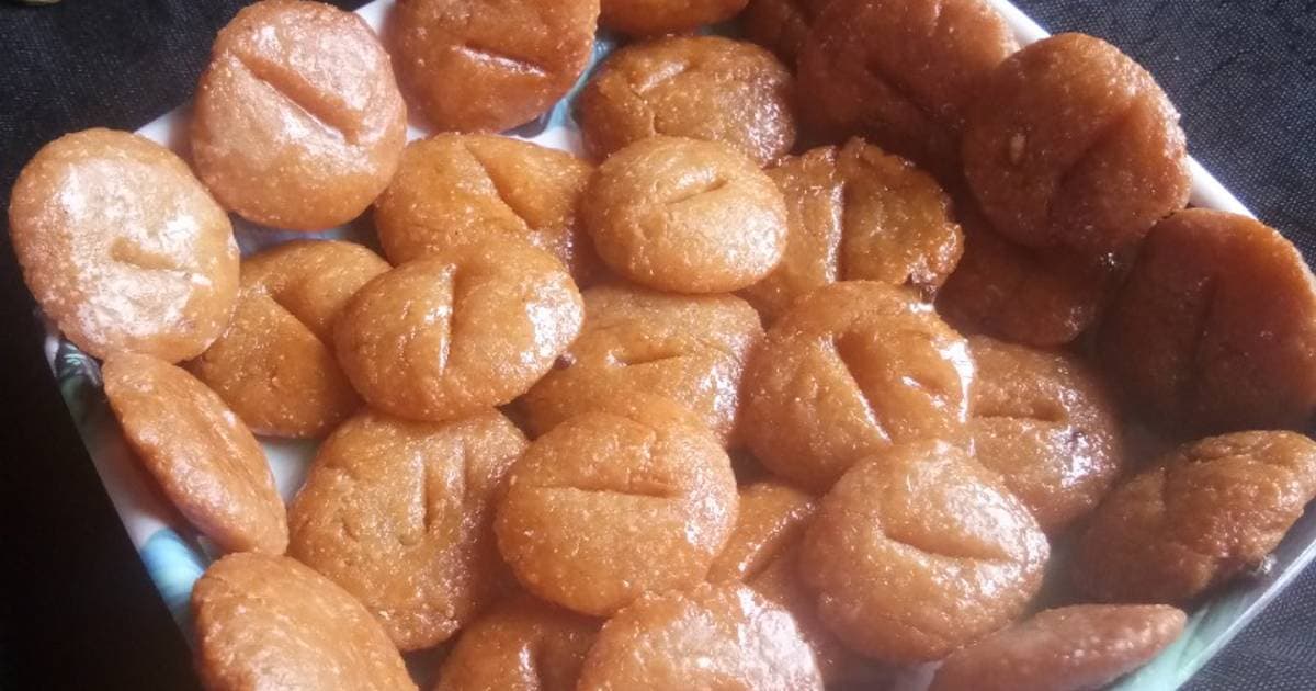 Diwali Batasha Recipe: इस दिवाली माता लक्ष्मी को चढ़ाएं घर पर बने आटे के बताशों को, जानें विधि