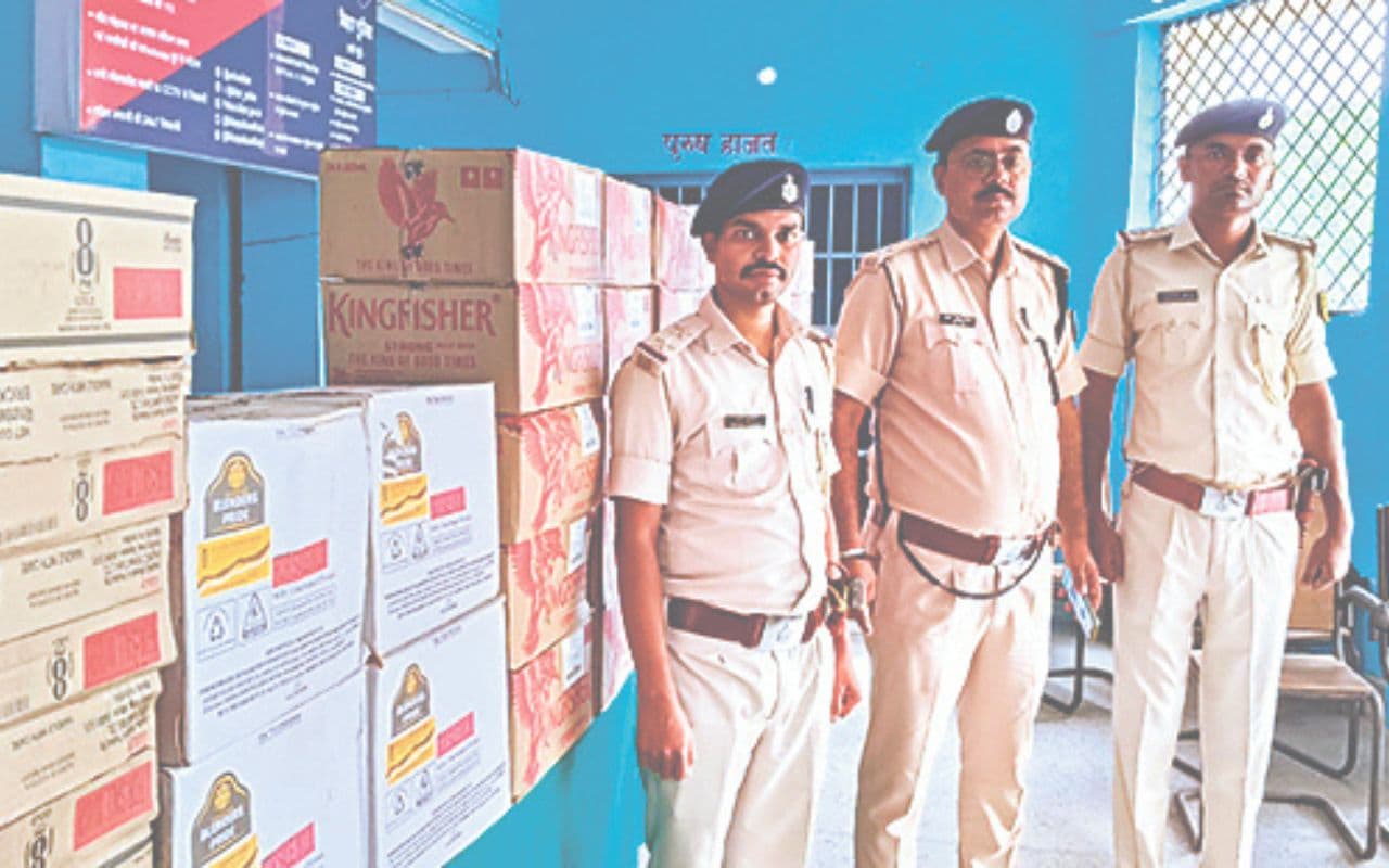 Bihar Liquor Ban: सारण मौत के बाद इस जिले  में पुलिस का बड़ा ऐक्शन, 31 गिरफ्तार, हजारों लीटर शराब जब्त