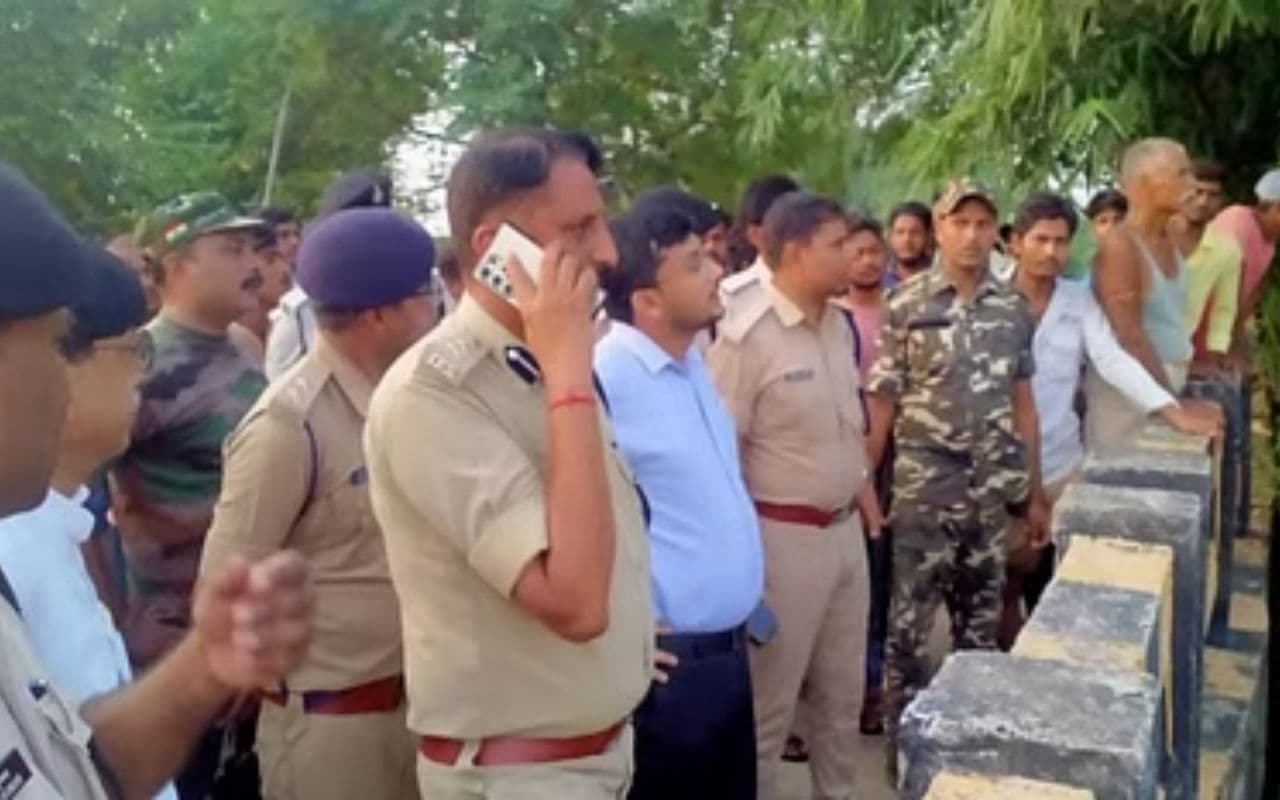 Bihar Flood: बाढ़ राहत सामग्री वितरण के दौरान हंगामा, पुलिस ने की हवाई फायरिंग