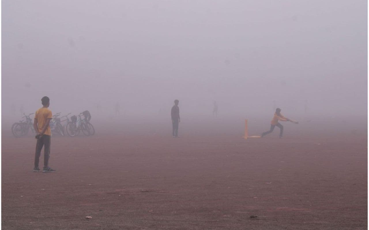 Bihar Weather: 14 जिलों में कोहरे का अलर्ट, जानें बिहार में कितना दिखेगा फेंगल तूफान का असर