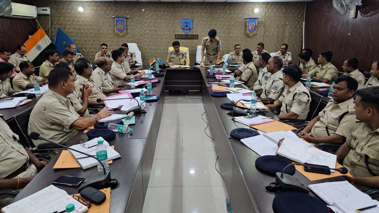 Bokaro Assembly Election 2024: चुनाव में कोई नहीं कर सकेगा गड़बड़ी, DIG ने की बैठक, अधिकारियों को दिए सख्त निर्देश