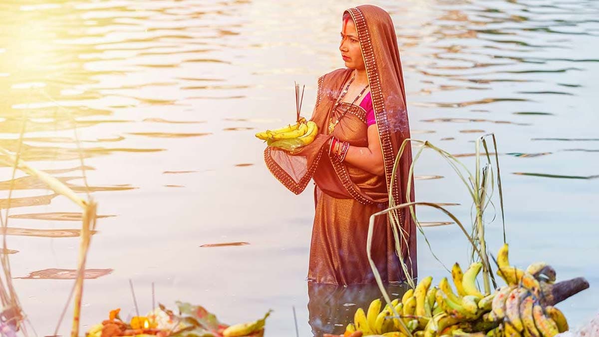 Chhath Puja Tips: छठ पूजा के समय महिलाओं को कैसे रेडी होना चाहिए, जानिए