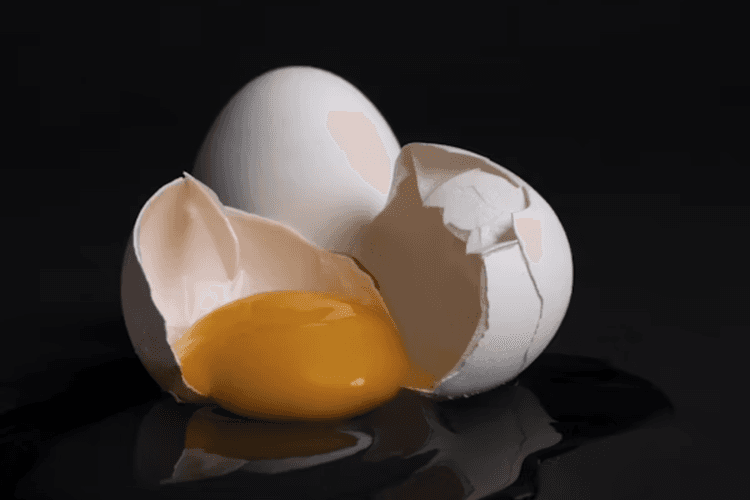Egg Test in 2 Minutes: बस 2 मिनट में पता करें अंडा ताजा है या नहीं