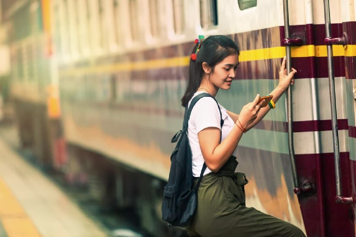 Confirm Train Ticket: फेस्टिव सीजन में घर जाने के लिए ऐसे कराएं ट्रेन का टिकट बुक, मिलेगी कन्फर्म सीट