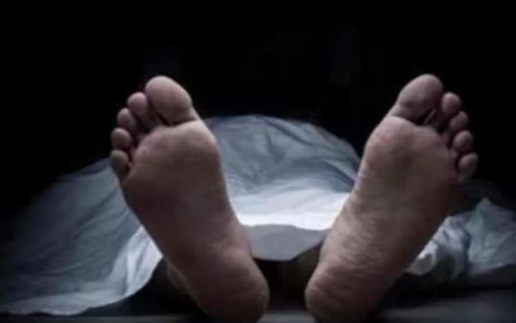 Palamu News: जहरीली शराब के सेवन से 6 घरों के बुझे चिराग, यूरिया और कीटनाशक दवाईयों का इस्तेमाल कर हो रहा तैयार