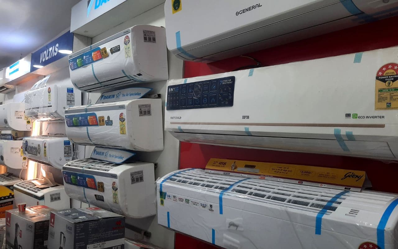 Dhanteras 2024: धनतेरस की धूम में झूम उठा मुजफ्फरपुर बाजार, इलेक्ट्रॉनिक्स से लेकर गहनों तक की बढ़ी मांग