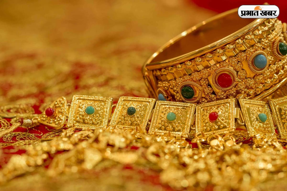 Dhanteras: धनतेरस पर सोने की ऊंची कीमतों ने घटाई बिक्री, कारोबार में 10% की कमी का अनुमान