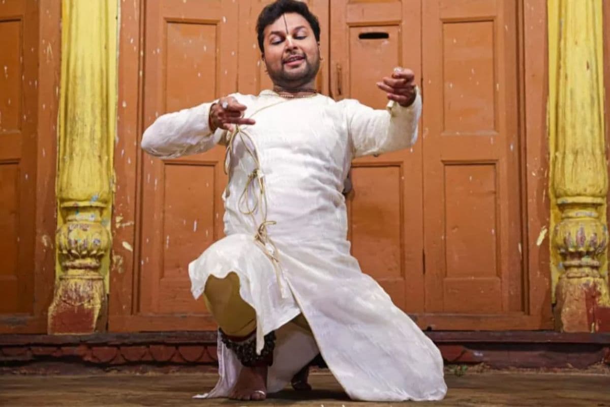 Video: कृष्ण के दिवाने हुए BHU के पूर्व छात्र, अब विदेशियों को भी सिखा रहे कथक नृत्य