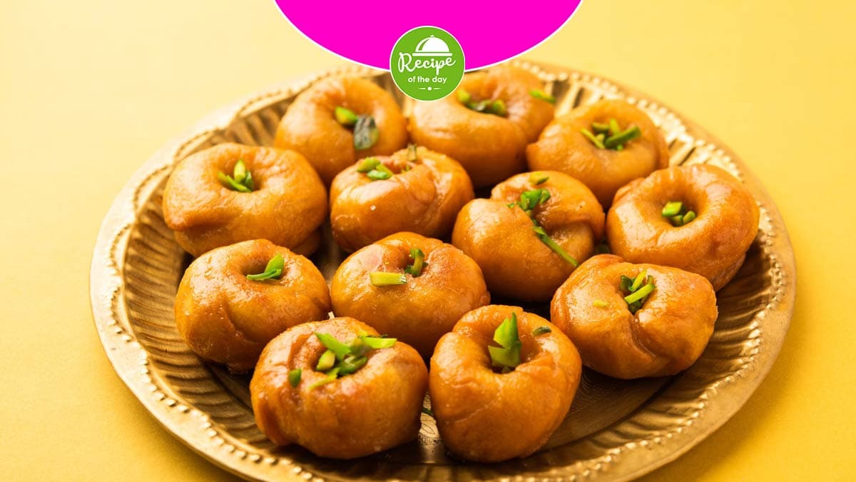 Dussehra Sweets 2024: इस दशहरा घर पर बनाएं घर की बनी टेस्टी बालूशाही को, जानें विधि