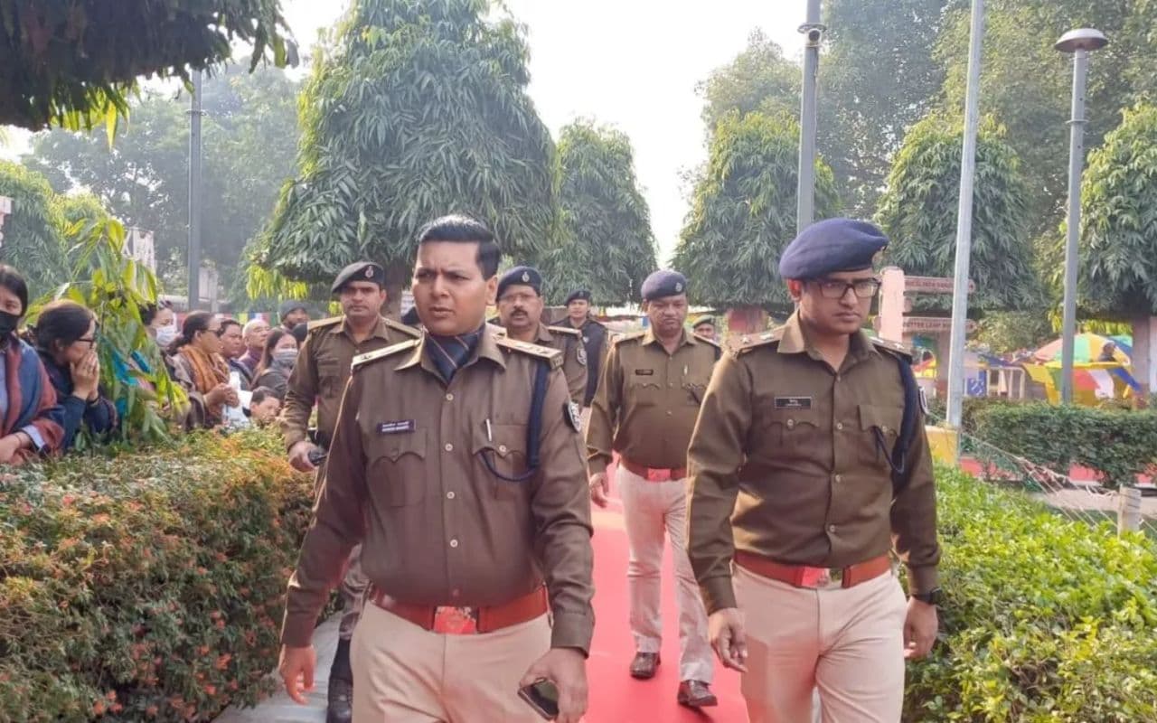 Gaya: बोधगया की सुरक्षा को लेकर बढ़ाई गई सतर्कता, बांग्लादेशी नागरिक के पकड़े जाने के बाद से अलर्ट