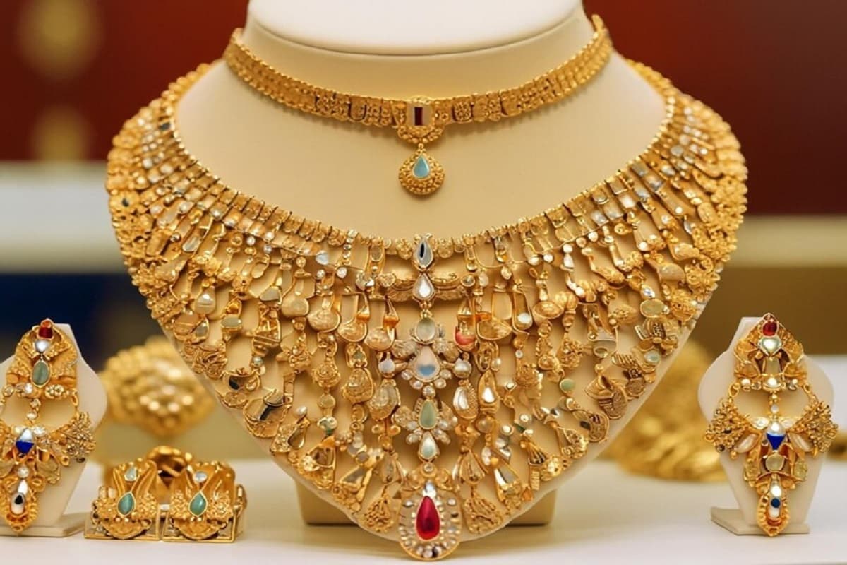 पिछले धनतेरस से अबतक 20,200 महंगा हो गया सोना, आज दोपहर तक खरीदारी का शुभ मुहूर्त
