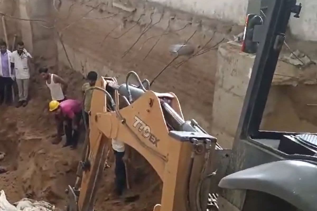 Gujarat News: गुजरात में बड़ा हादसा, मिट्टी धंसने से 6 मजदूरों की मौत