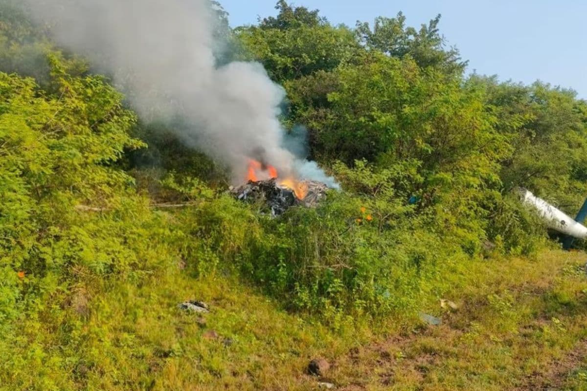 Pune Helicopter Crash: महाराष्ट्र के पुणे में हेलीकॉप्टर क्रैश, 3 की मौत, जांच जारी