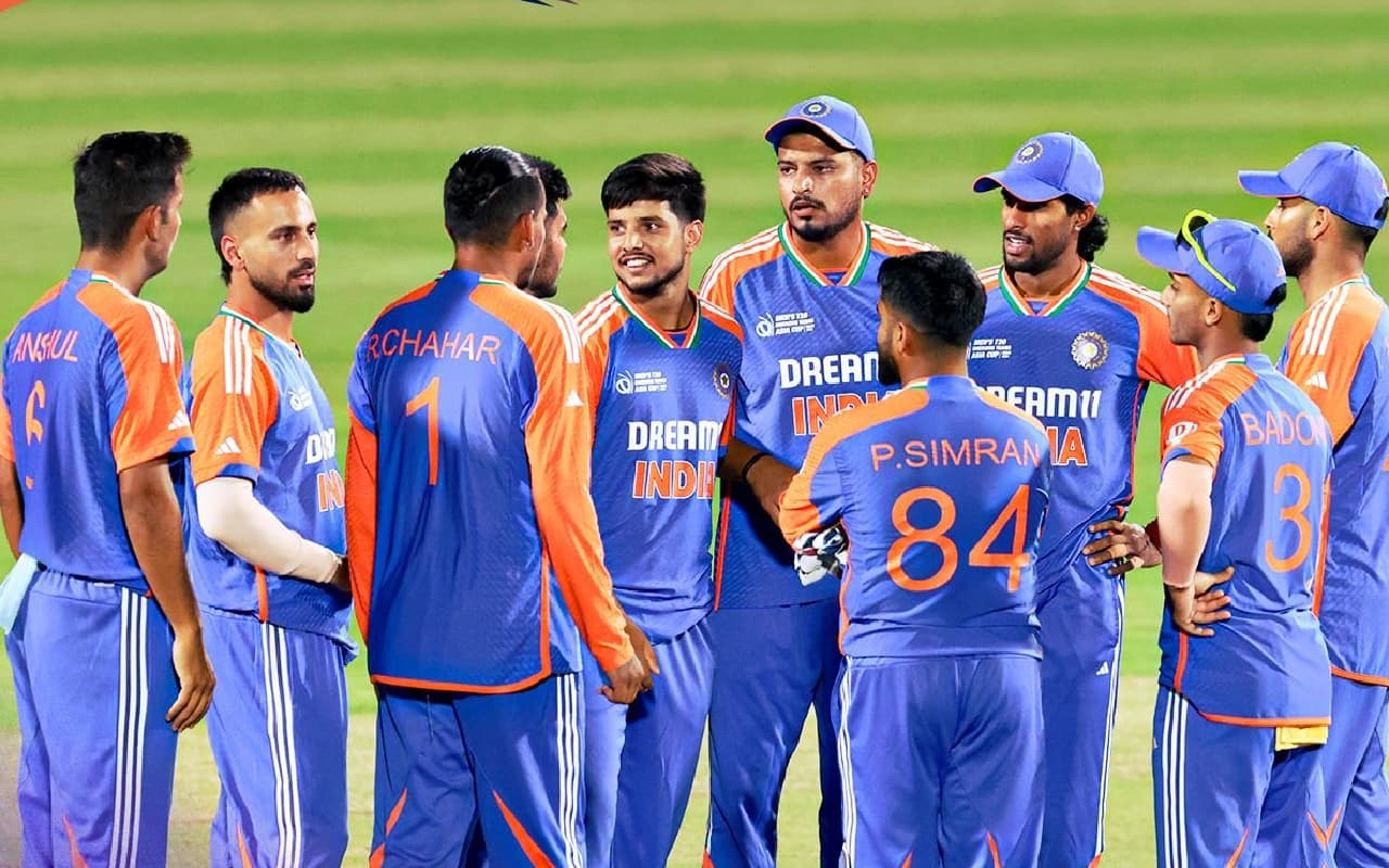 INDA vs UAEA: आयुष बदोनी का 'सुपरमैन' अवतार, हवा में उड़कर पकड़ा कैच, VIDEO