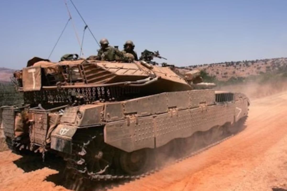 Israel Lebanon War: इजरायली सेना लेबनान में घुसी, हिजबुल्लाह के ठिकानों पर ताबड़तोड़ हमला जारी