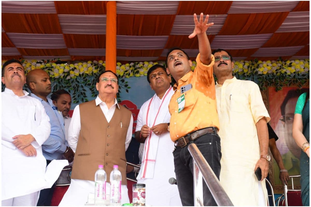 West Bengal : जे पी नड्डा ने किया बेलूर मठ का दौरा, करेंगे पूजा पंडालों की परिक्रमा