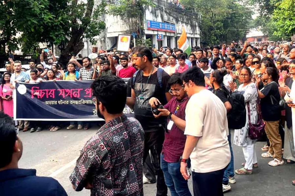 RG Kar Protest : ममता सरकार को डाॅक्टरों का अल्टीमेटम, मांग पूरी नहीं हुई फिर करेंगे अनिश्चितकालीन हड़ताल