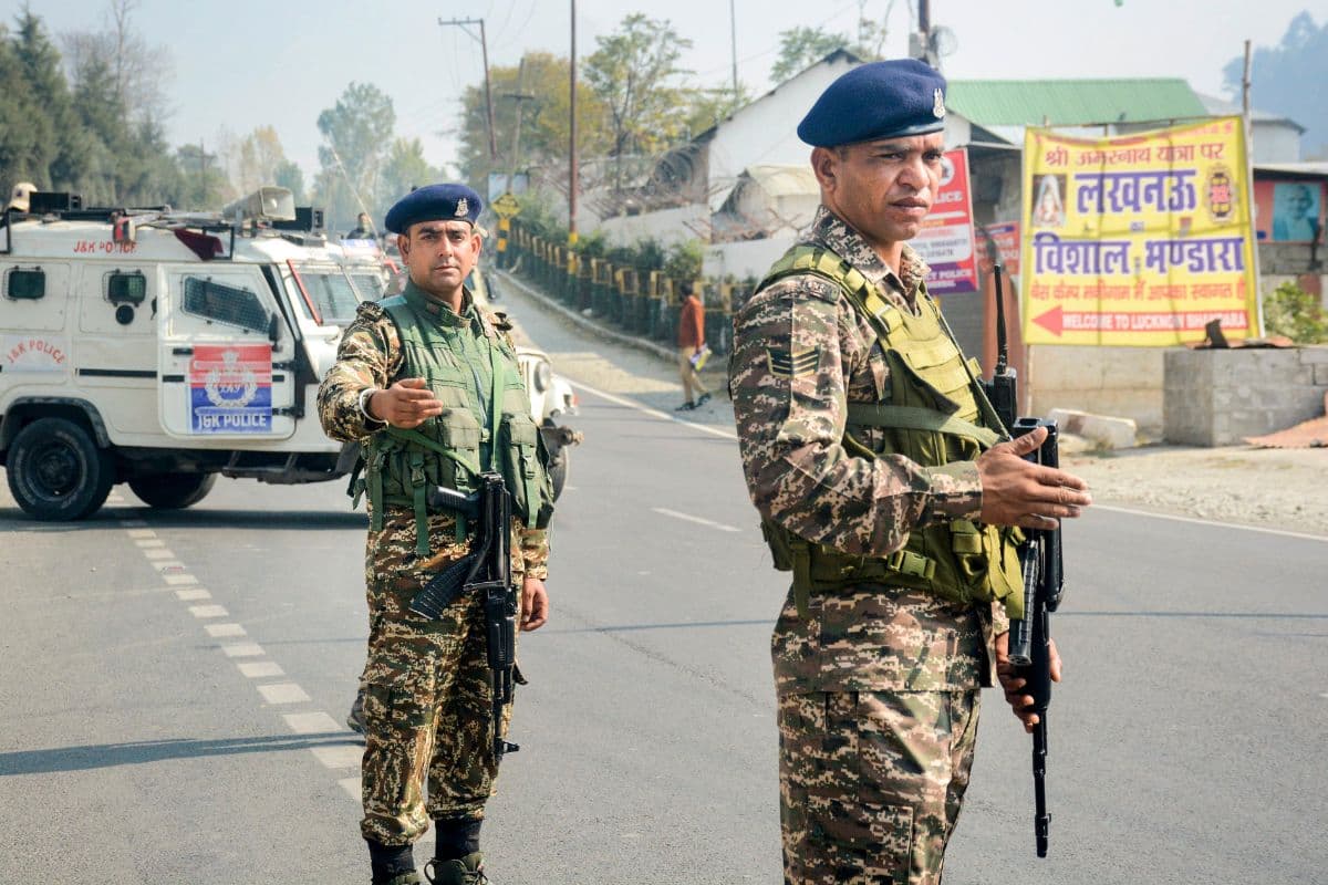 कश्मीर में ध्वस्त हो आतंकियों का नेटवर्क