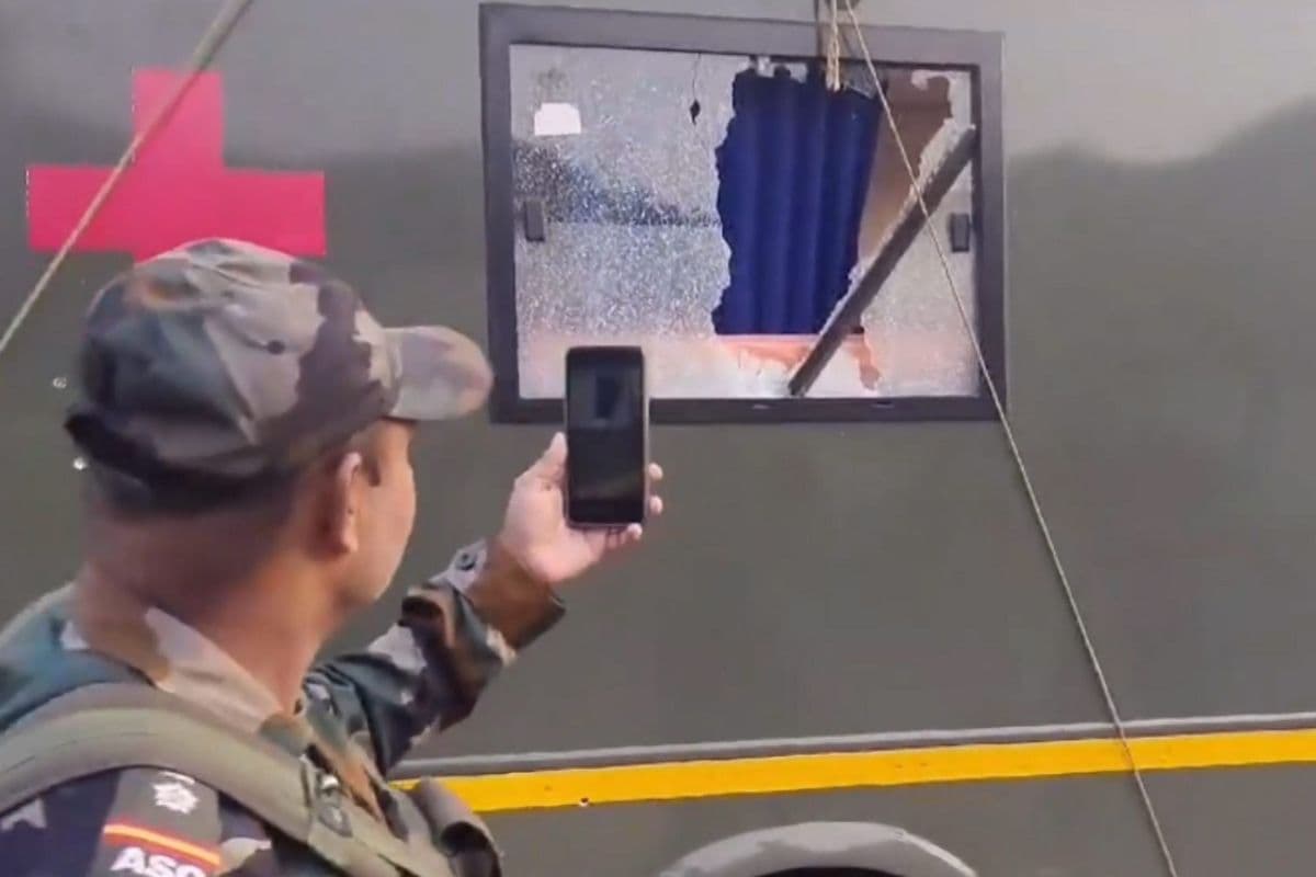 Jammu and Kashmir: अखनूर सेक्टर में सुरक्षाबलों ने एक आतंकवादी को मार गिराया, सर्च ऑपरेशन जारी