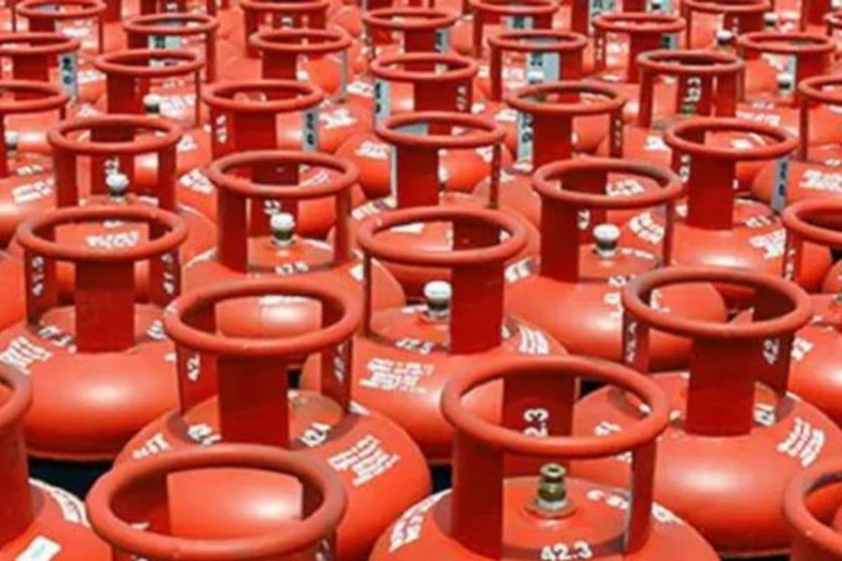Free LPG Gas Cylinder: साल में 3 फ्री गैस सिलेंडर, दिवाली से पहले यहां की सरकार ने दिया बड़ा तोहफा