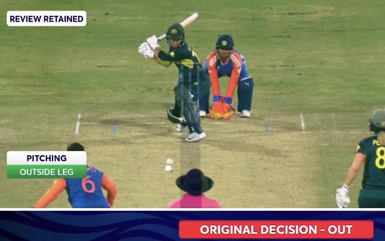 INDW vs AUSW: LBW होने के बाद भी कैसे बच गईं Phoebe Litchfield, थर्ड अंपायर ने क्यों बदला फैसला
