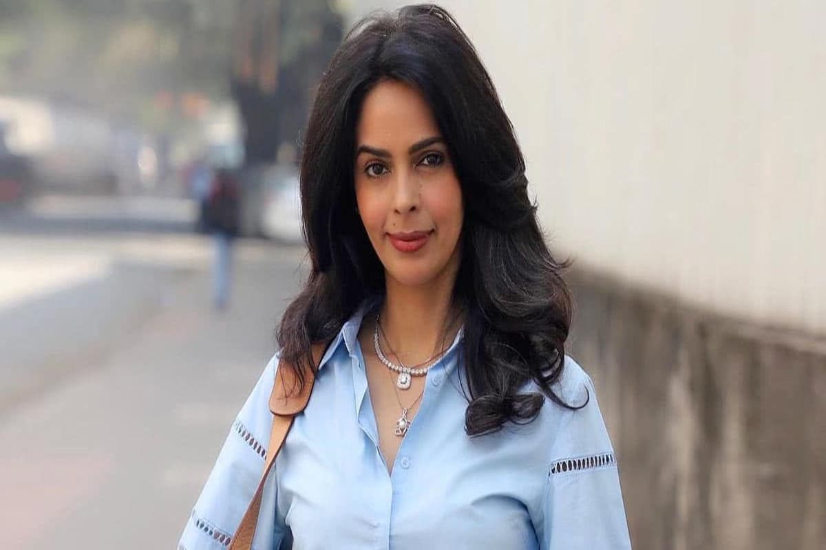 Mallika Sherawat: मल्लिका शेरावत ने किया खुलासा, एक पॉपुलर एक्टर रात में उनके बेडरूम में घुसने की कोशिश