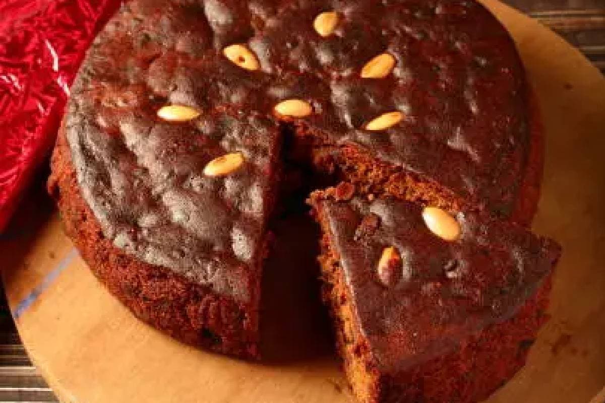 Navratri Cake Recipe: नवरात्रि के त्योहार पर घर पर बनाएं स्वादिष्ट वेज केक