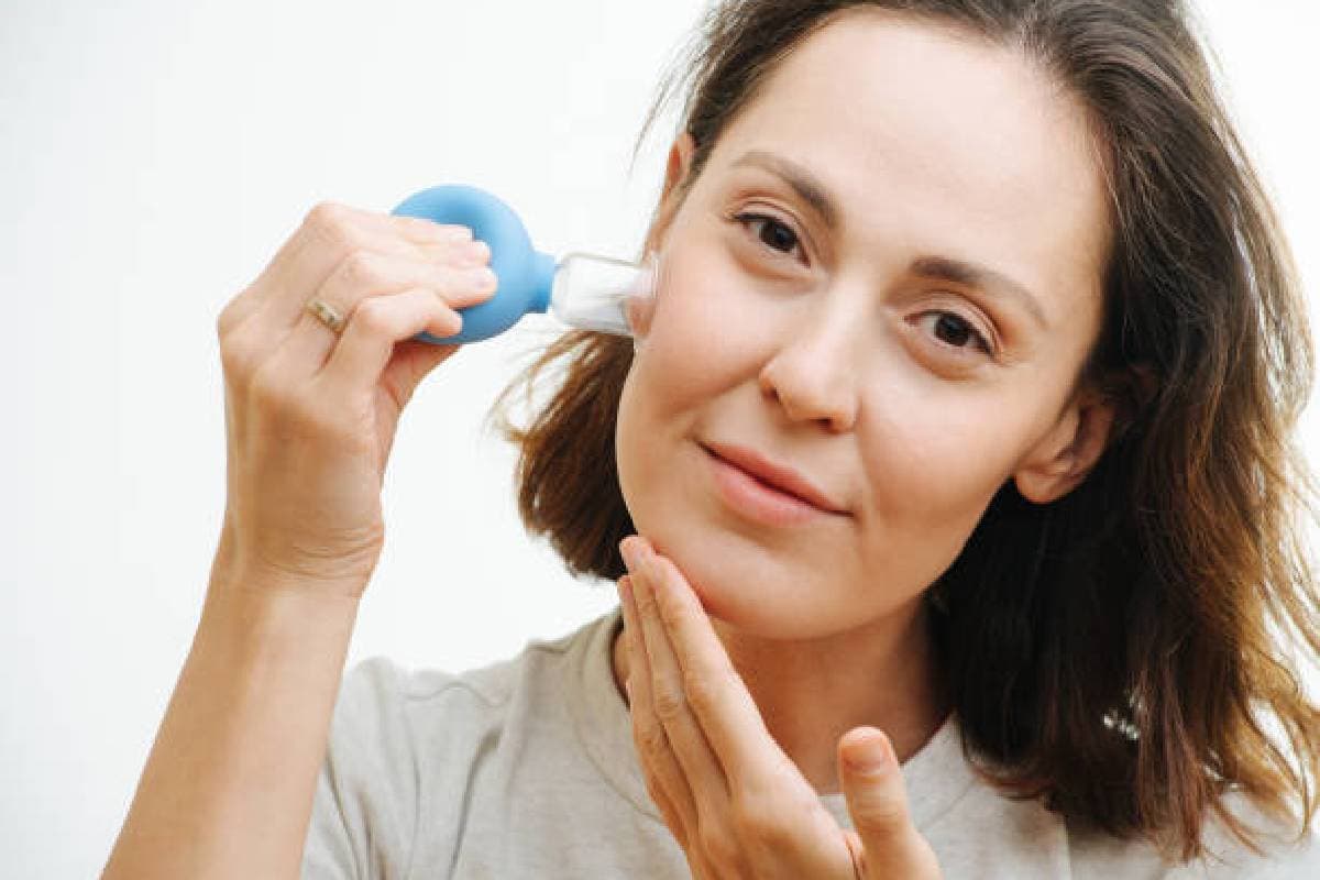 Skin Care Tips: 40 की उम्र के बाद भी चाहते हैं नेचुरल ग्लो, तो अपनाएं ये उपाय