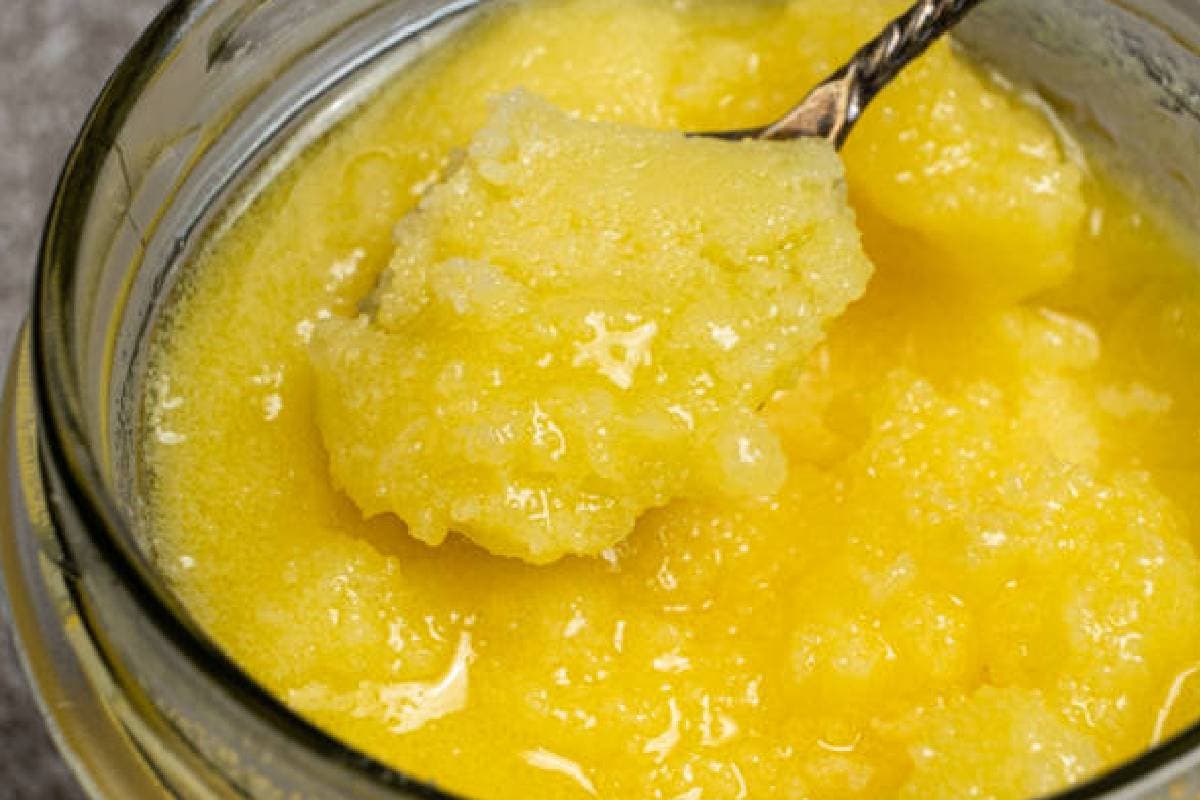 Ghee For Skin: सेहत और सूरत दोनों को बरकरार रखेगी देसी घी, 9 दिन में निखर जाएगा चेहरा