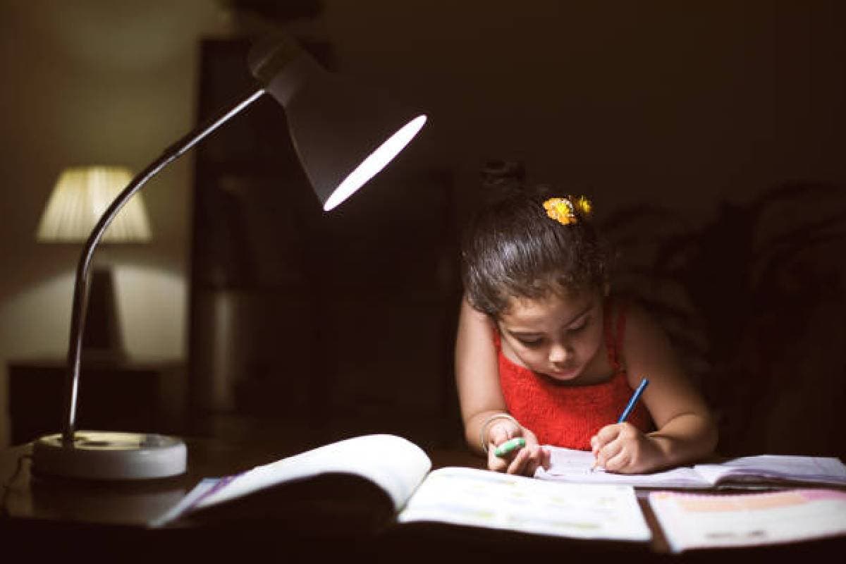 Vastu Tips for Child: बच्चों का नहीं लग रहा पढ़ाई में मन, आजमाएं ये वास्तु टिप्स