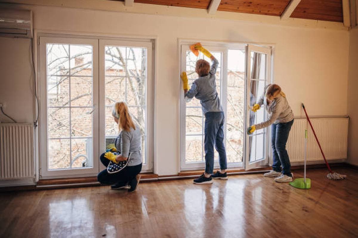 Diwali Cleaning Significance: दिवाली पर ही क्यों करते हैं घरों की सफाई, जानें क्या है कारण